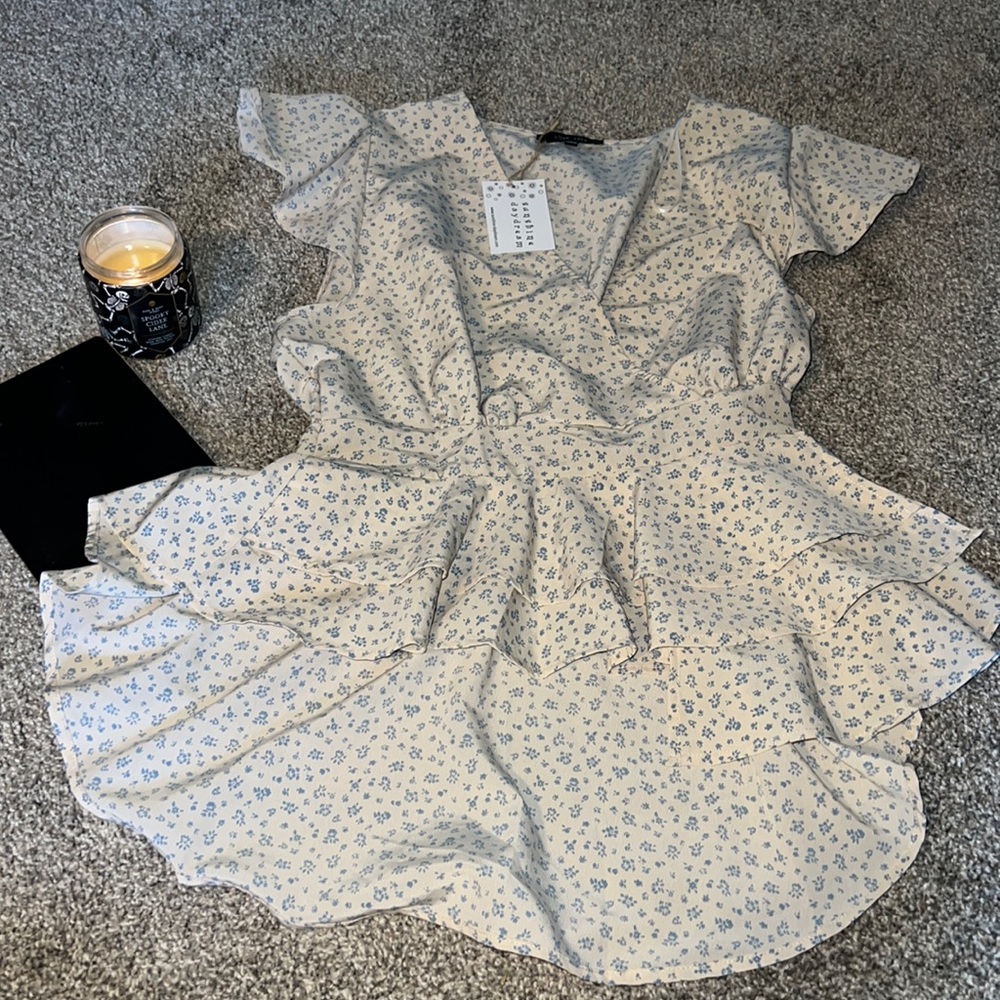 V Nevk cross ruffle Blouse